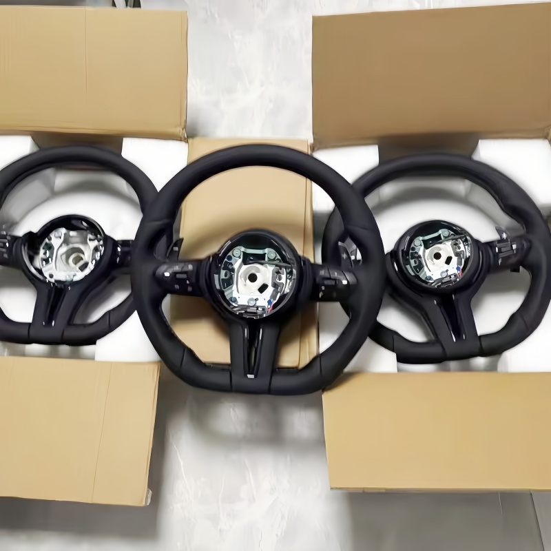 Car Accessories Essentials - Volante in Pelle per Auto BMW